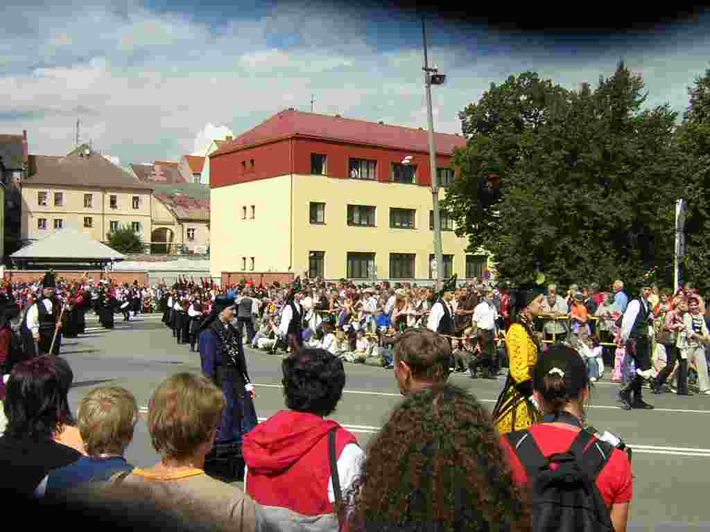 Spanish band on the march, click to enlarge